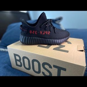 Women’s deadstock yeezys size 5 $160